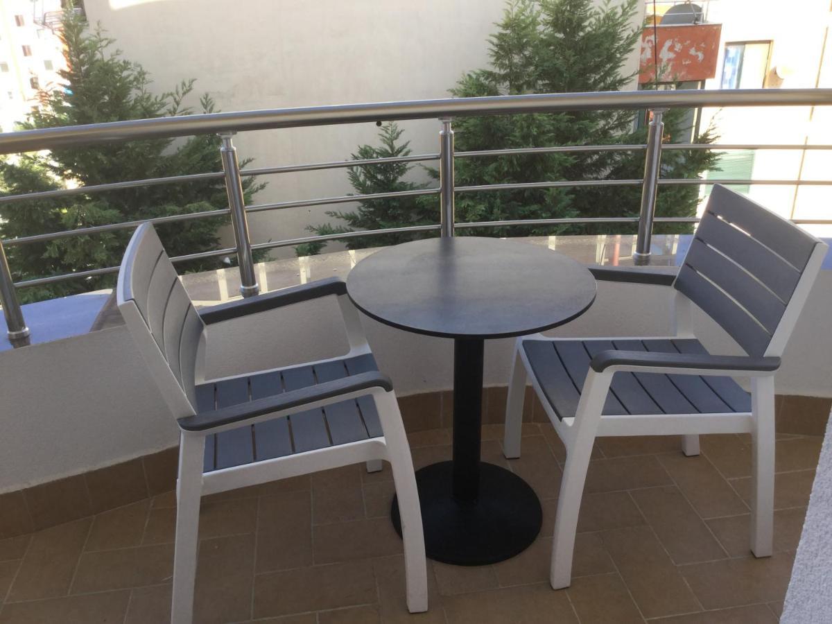 Kk Fafa Apartments Golem  Bagian luar foto